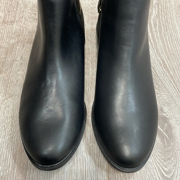 NWT Liz Claiborne Black Roycen Block Heel Bootie Ankle Boots 8M - Picture 6 of 16